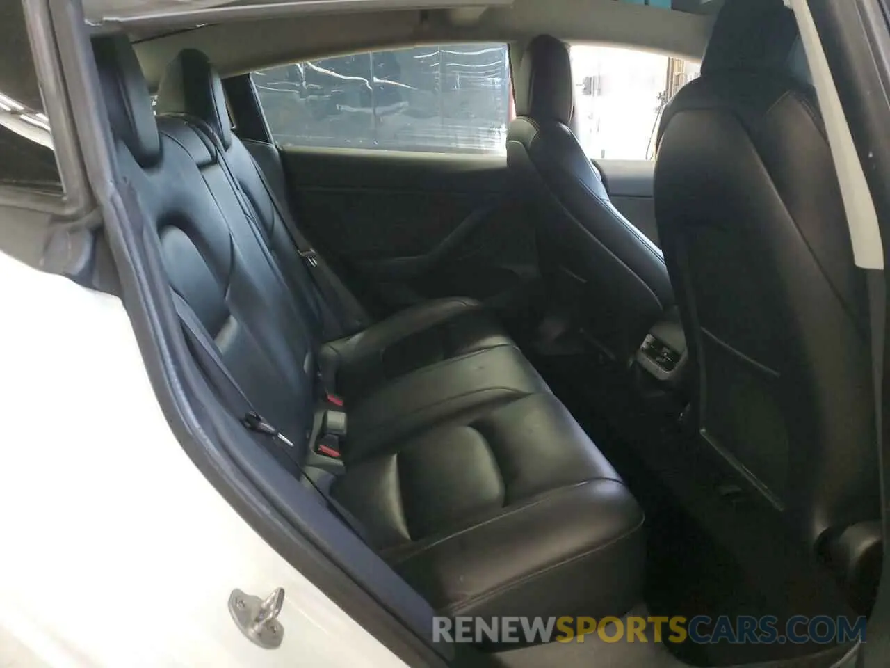 10 Photograph of a damaged car 5YJ3E1EA0NF304640 TESLA MODEL 3 2022