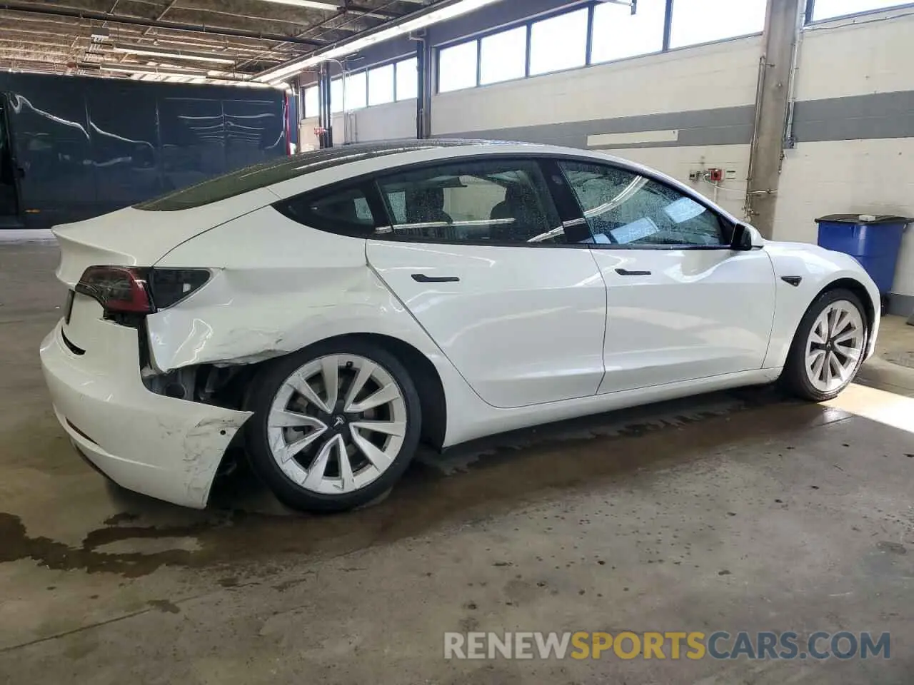 3 Photograph of a damaged car 5YJ3E1EA0NF304640 TESLA MODEL 3 2022