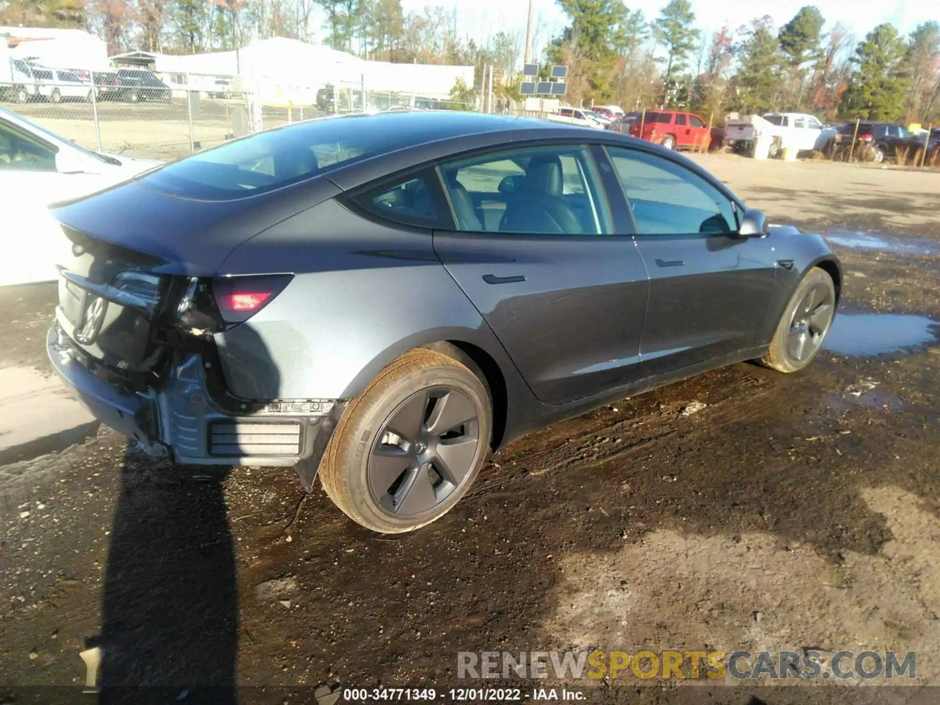 4 Photograph of a damaged car 5YJ3E1EA0NF331868 TESLA MODEL 3 2022