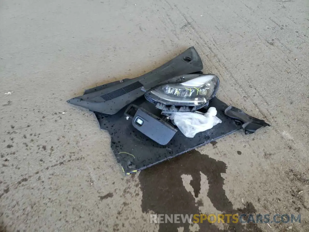 12 Photograph of a damaged car 5YJ3E1EA0NF370332 TESLA MODEL 3 2022