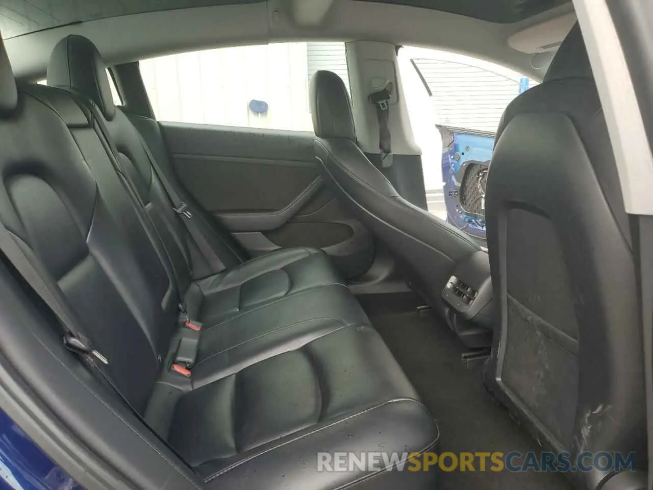 10 Photograph of a damaged car 5YJ3E1EA0NF371271 TESLA MODEL 3 2022