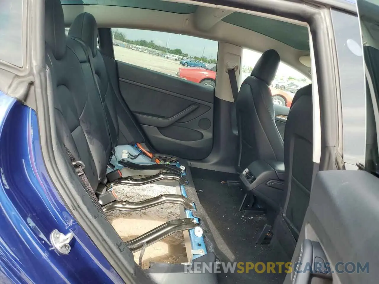 10 Photograph of a damaged car 5YJ3E1EA0NF371822 TESLA MODEL 3 2022