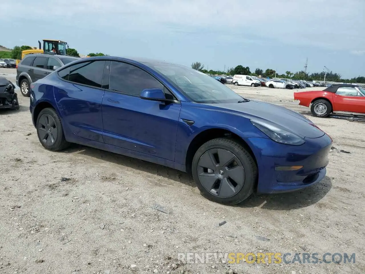4 Photograph of a damaged car 5YJ3E1EA0NF371822 TESLA MODEL 3 2022
