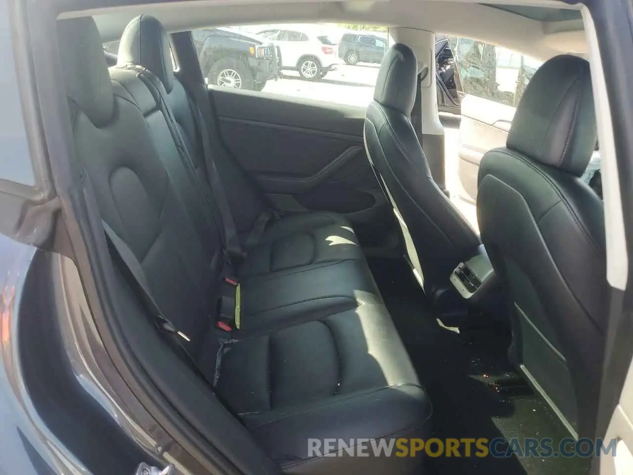 10 Photograph of a damaged car 5YJ3E1EA0NF374560 TESLA MODEL 3 2022