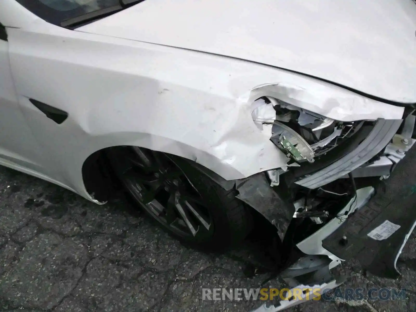 10 Photograph of a damaged car 5YJ3E1EA1NF101918 TESLA MODEL 3 2022