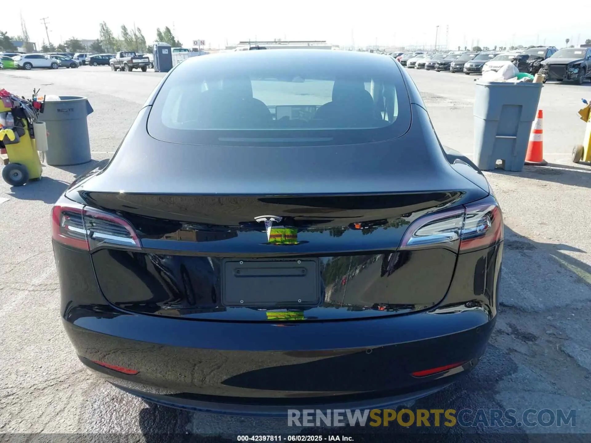 16 Photograph of a damaged car 5YJ3E1EA1NF103460 TESLA MODEL 3 2022