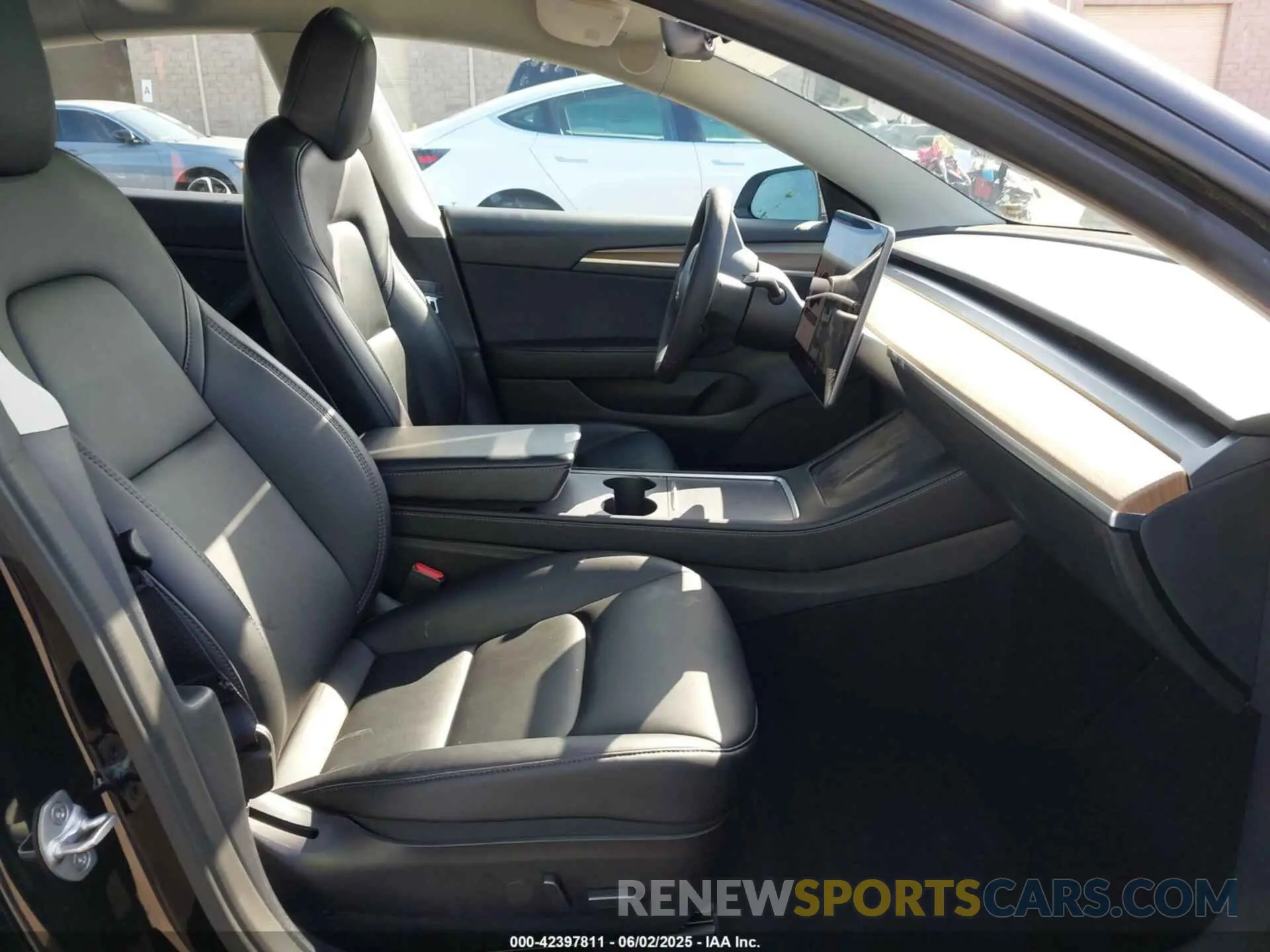 5 Photograph of a damaged car 5YJ3E1EA1NF103460 TESLA MODEL 3 2022