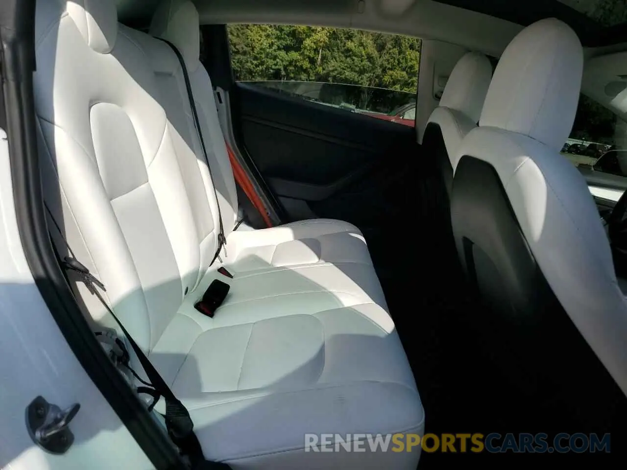 10 Photograph of a damaged car 5YJ3E1EA1NF104124 TESLA MODEL 3 2022