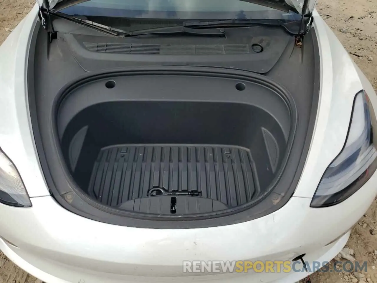 11 Photograph of a damaged car 5YJ3E1EA1NF104124 TESLA MODEL 3 2022