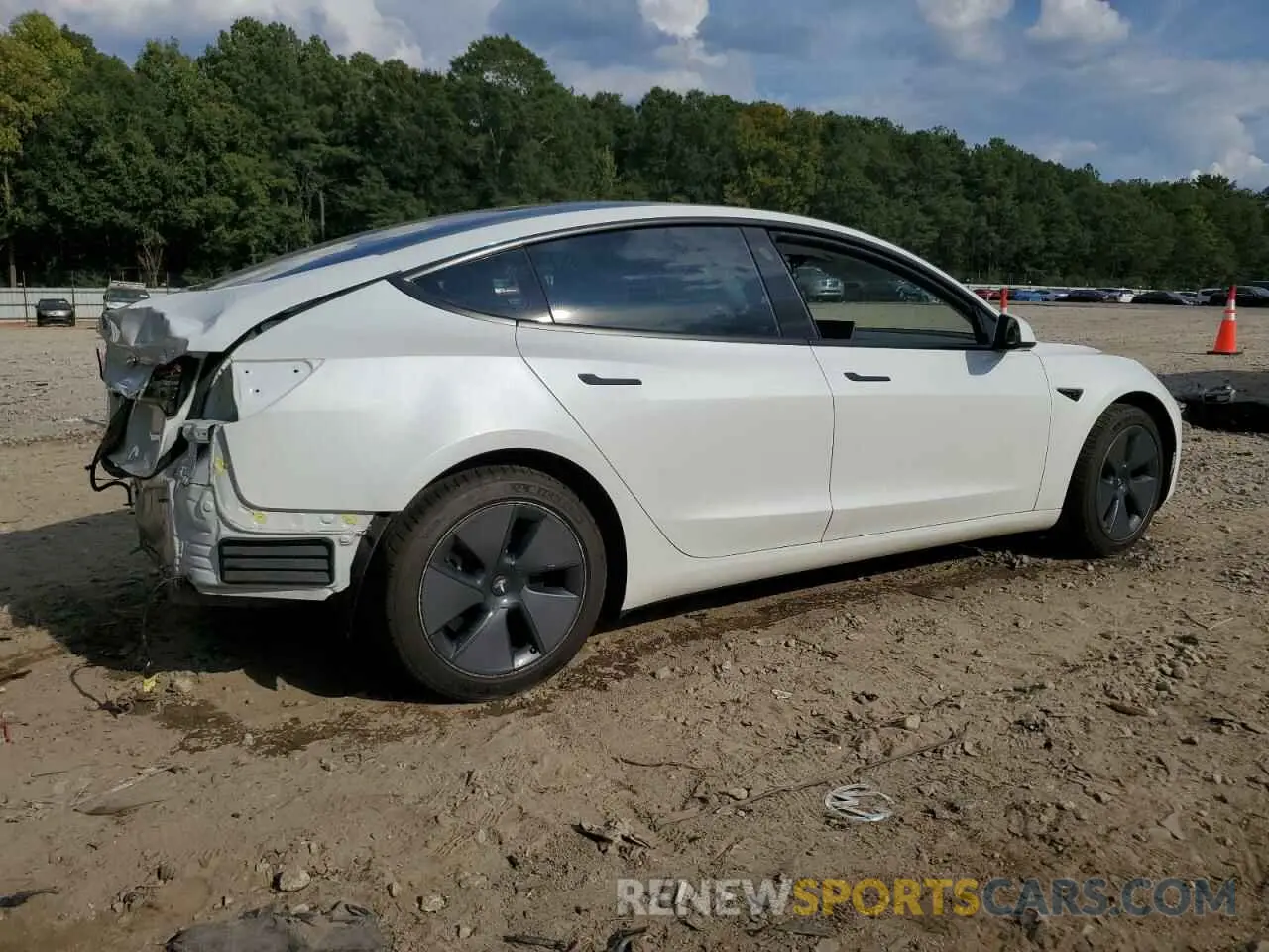 3 Photograph of a damaged car 5YJ3E1EA1NF104124 TESLA MODEL 3 2022