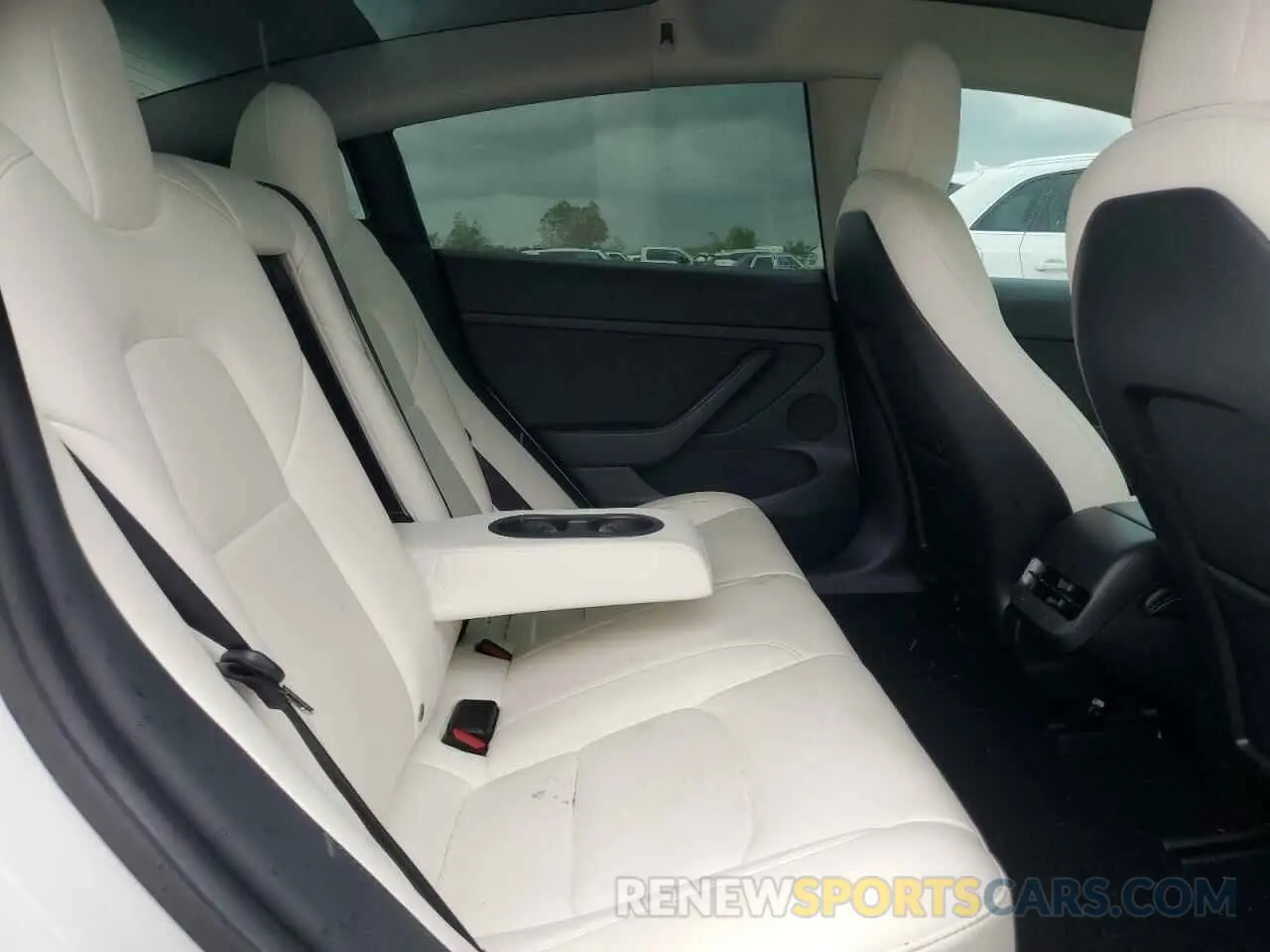 10 Photograph of a damaged car 5YJ3E1EA1NF127158 TESLA MODEL 3 2022