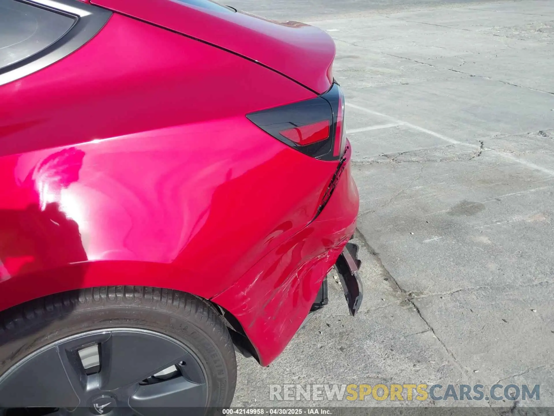 19 Photograph of a damaged car 5YJ3E1EA1NF138984 TESLA MODEL 3 2022