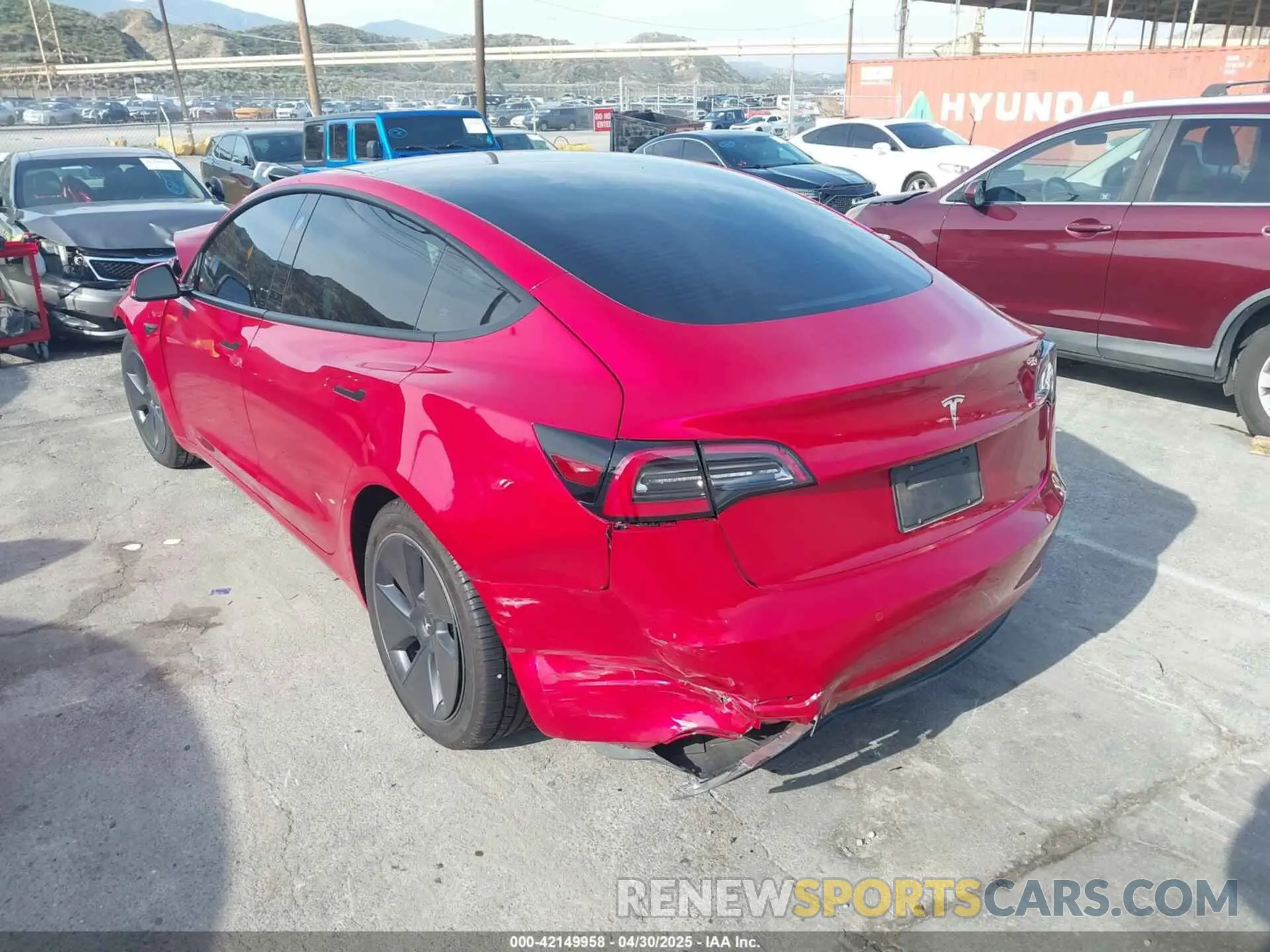 3 Photograph of a damaged car 5YJ3E1EA1NF138984 TESLA MODEL 3 2022