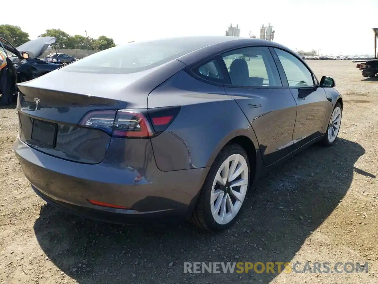 4 Photograph of a damaged car 5YJ3E1EA1NF142968 TESLA MODEL 3 2022