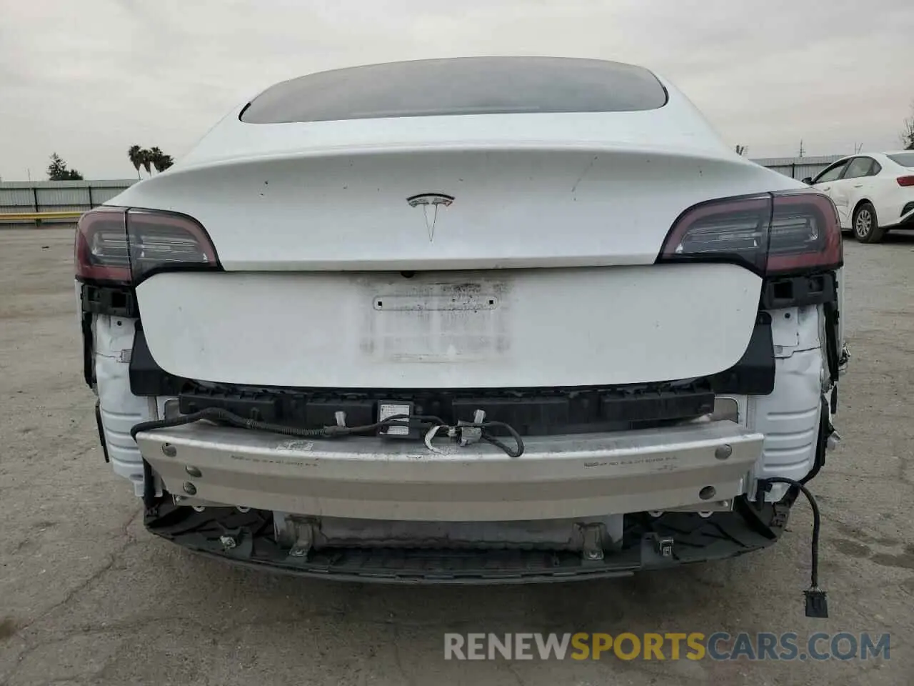 6 Photograph of a damaged car 5YJ3E1EA1NF143263 TESLA MODEL 3 2022