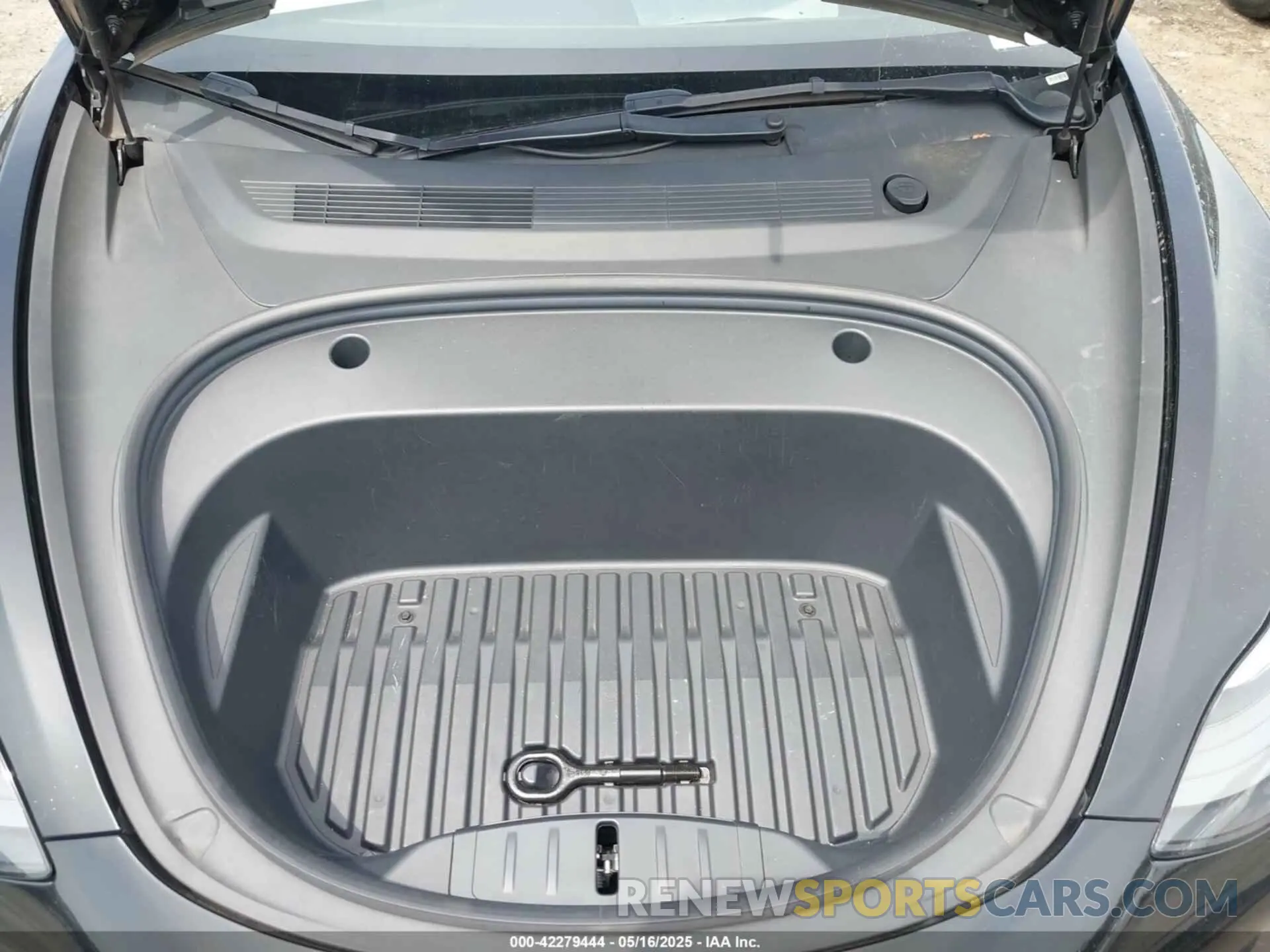 10 Photograph of a damaged car 5YJ3E1EA1NF187246 TESLA MODEL 3 2022