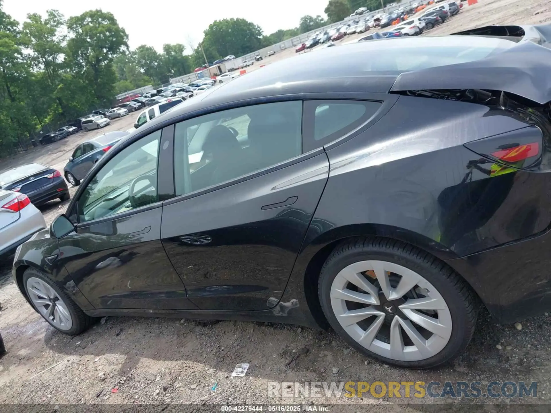 15 Photograph of a damaged car 5YJ3E1EA1NF187246 TESLA MODEL 3 2022