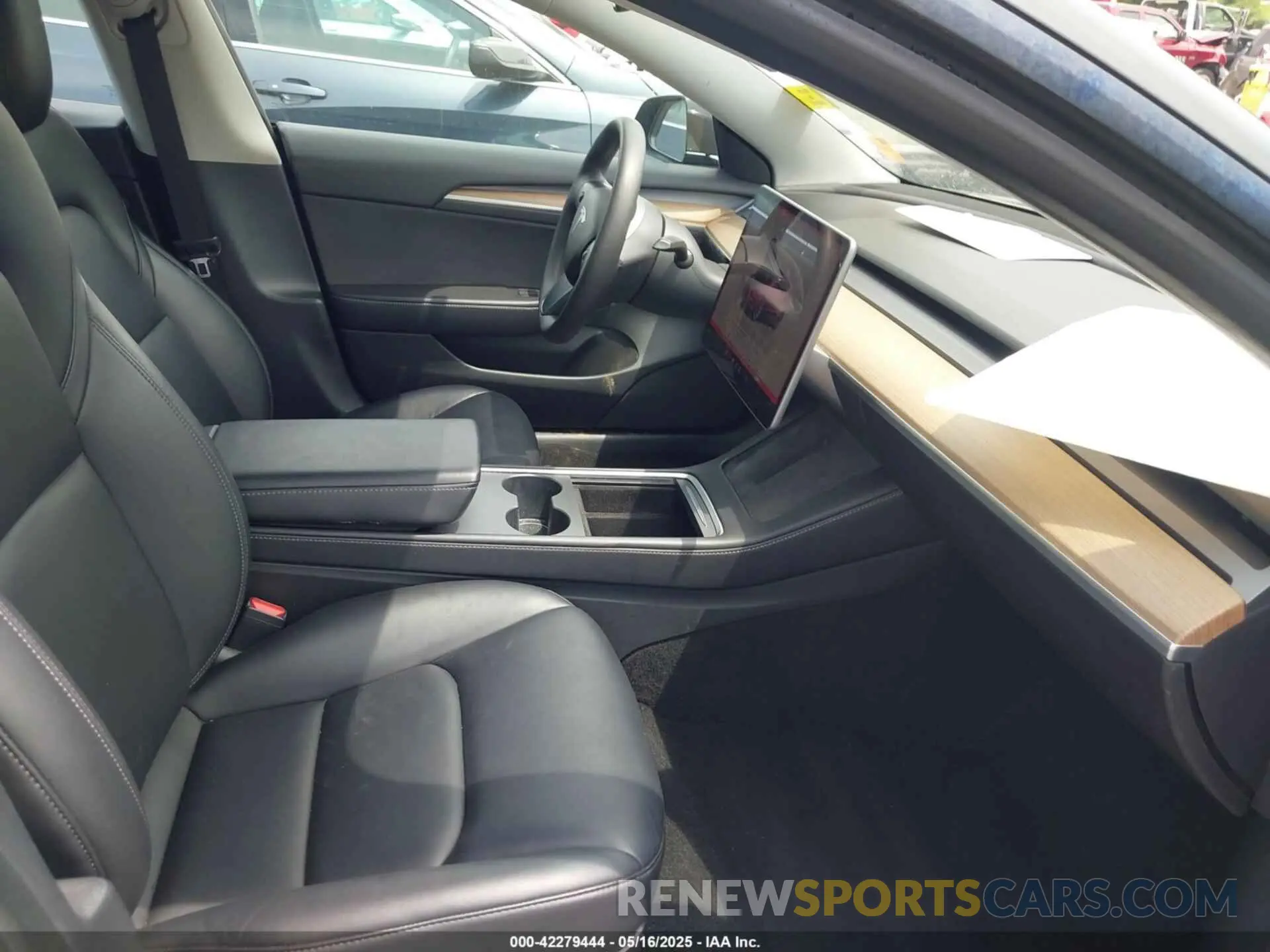 5 Photograph of a damaged car 5YJ3E1EA1NF187246 TESLA MODEL 3 2022