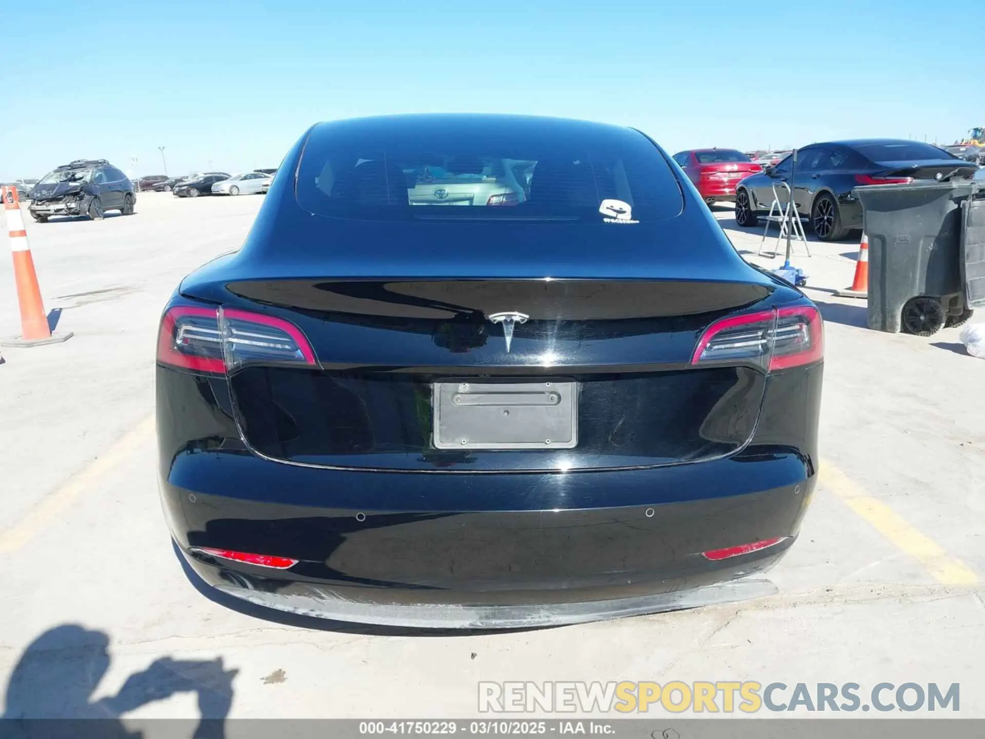 17 Photograph of a damaged car 5YJ3E1EA1NF188638 TESLA MODEL 3 2022