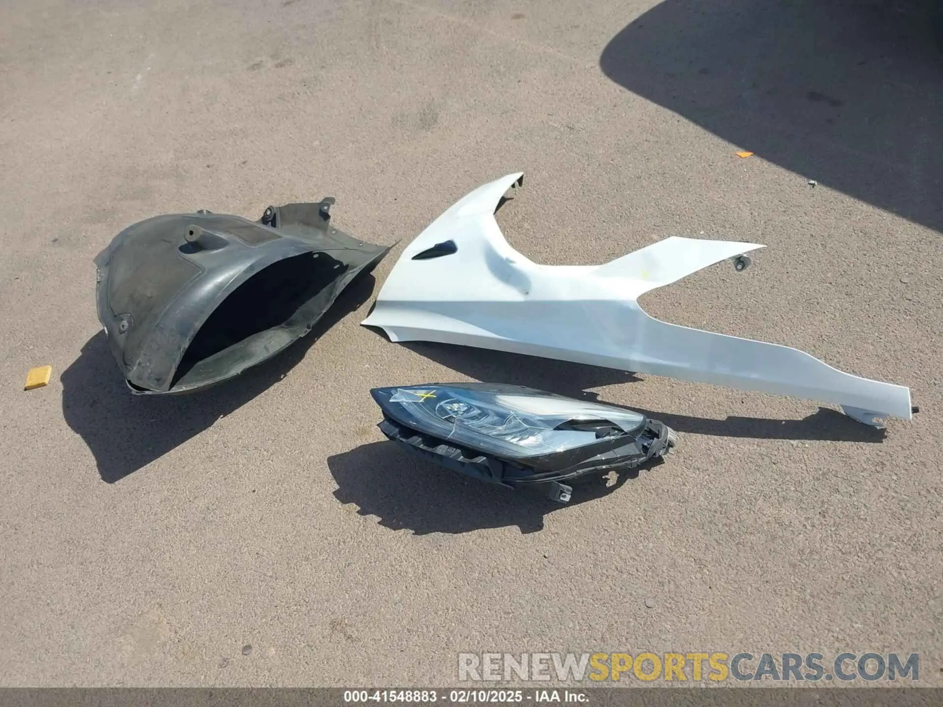 12 Photograph of a damaged car 5YJ3E1EA1NF241533 TESLA MODEL 3 2022