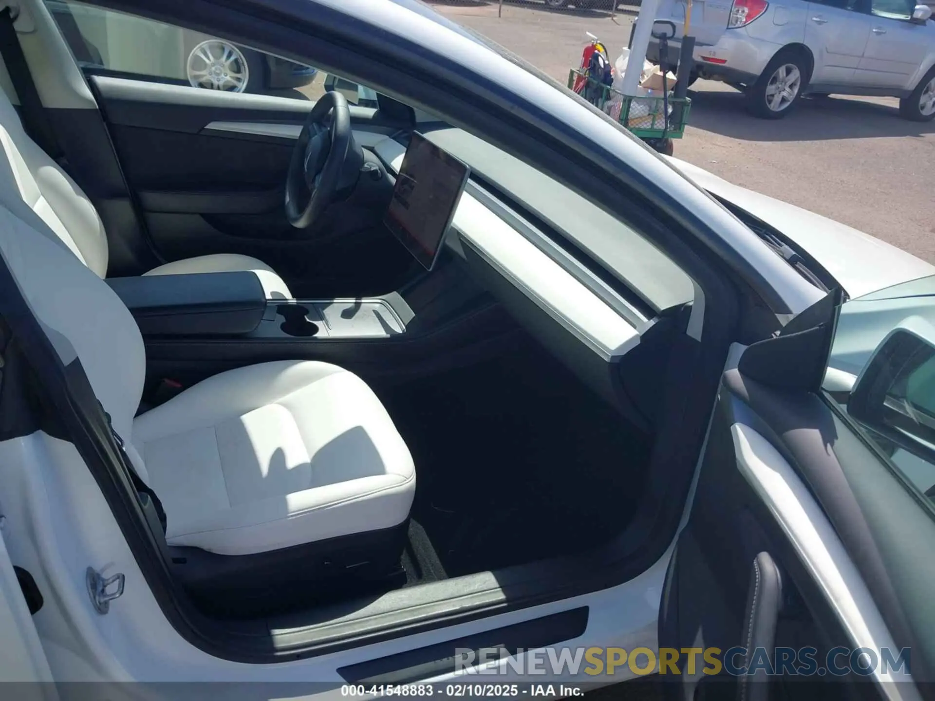 5 Photograph of a damaged car 5YJ3E1EA1NF241533 TESLA MODEL 3 2022