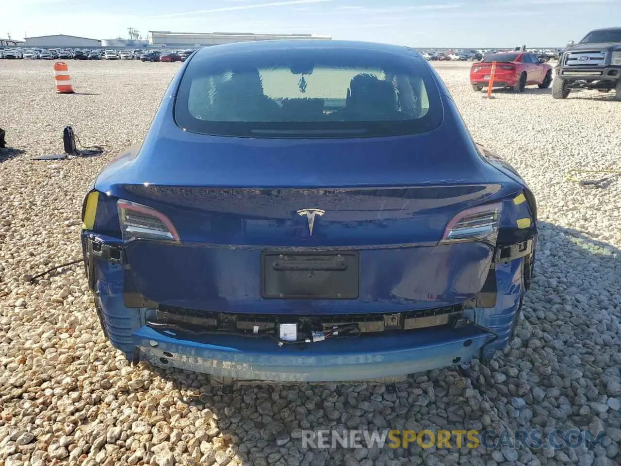 6 Photograph of a damaged car 5YJ3E1EA1NF286004 TESLA MODEL 3 2022