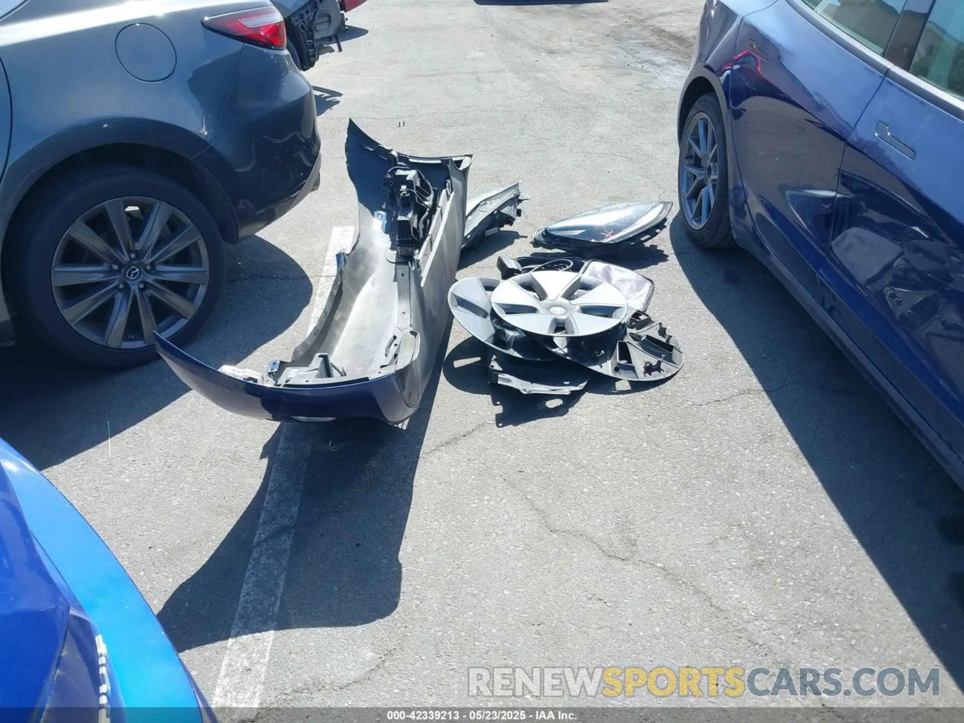 12 Photograph of a damaged car 5YJ3E1EA1NF291266 TESLA MODEL 3 2022