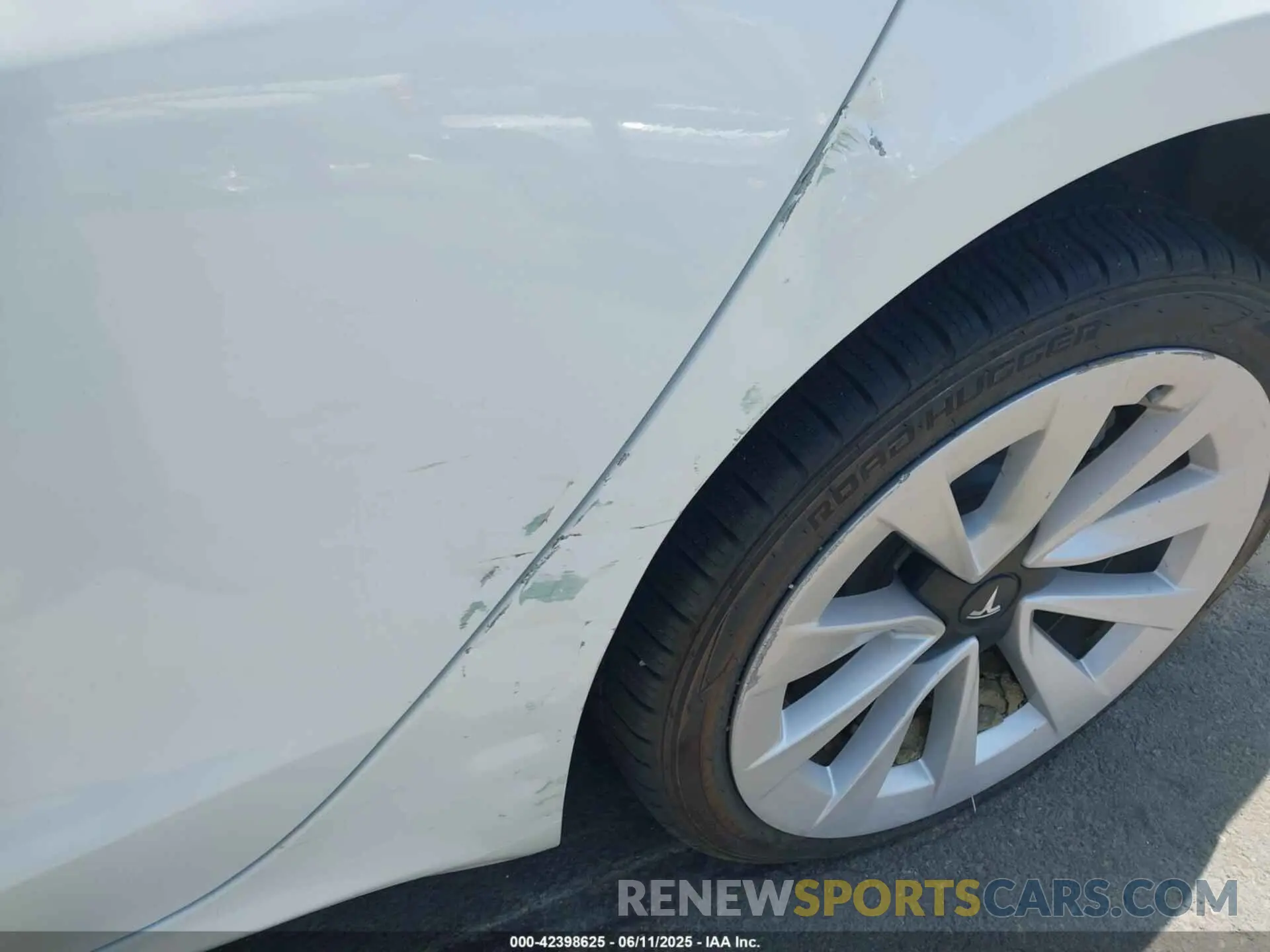11 Photograph of a damaged car 5YJ3E1EA1NF294264 TESLA MODEL 3 2022