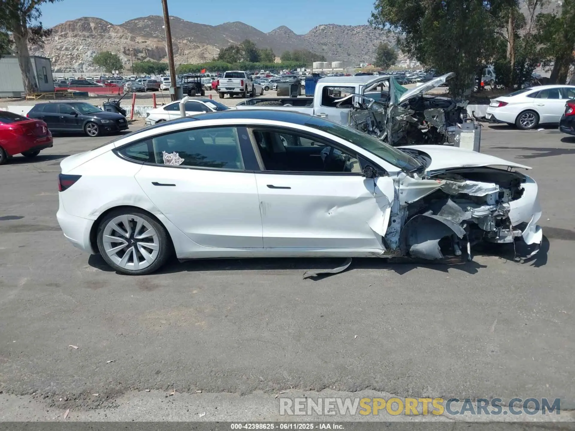 13 Photograph of a damaged car 5YJ3E1EA1NF294264 TESLA MODEL 3 2022