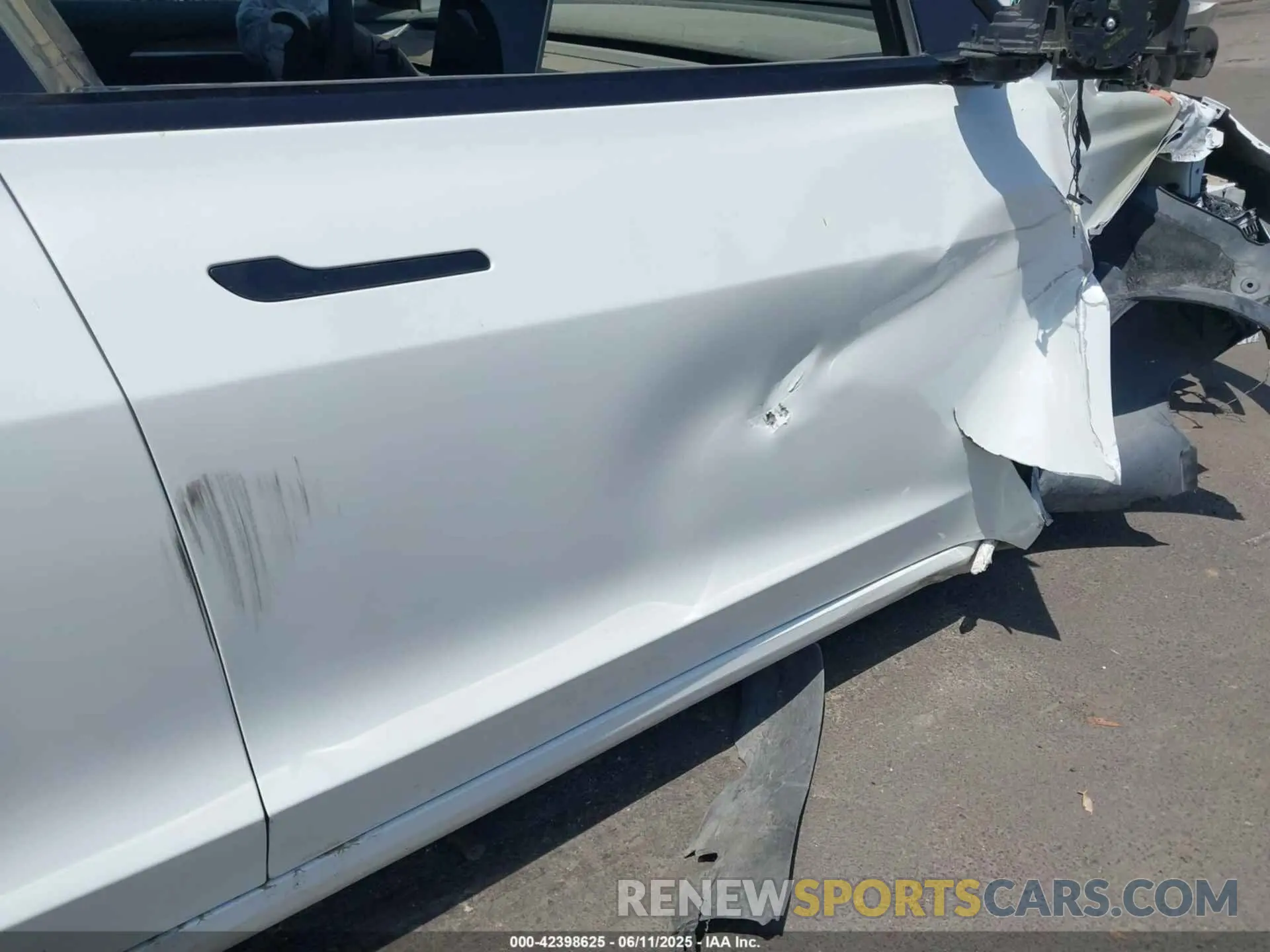 22 Photograph of a damaged car 5YJ3E1EA1NF294264 TESLA MODEL 3 2022