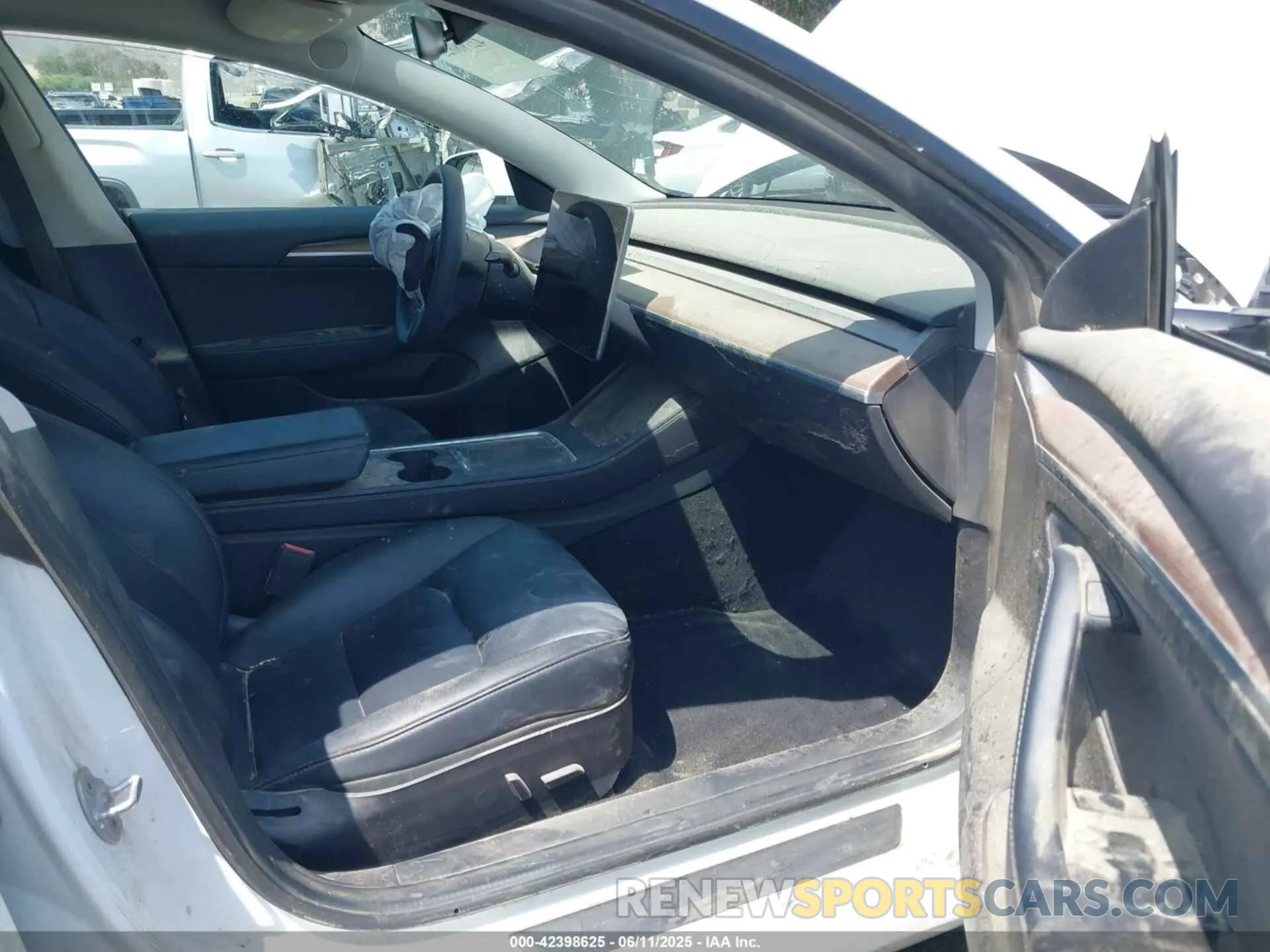 5 Photograph of a damaged car 5YJ3E1EA1NF294264 TESLA MODEL 3 2022