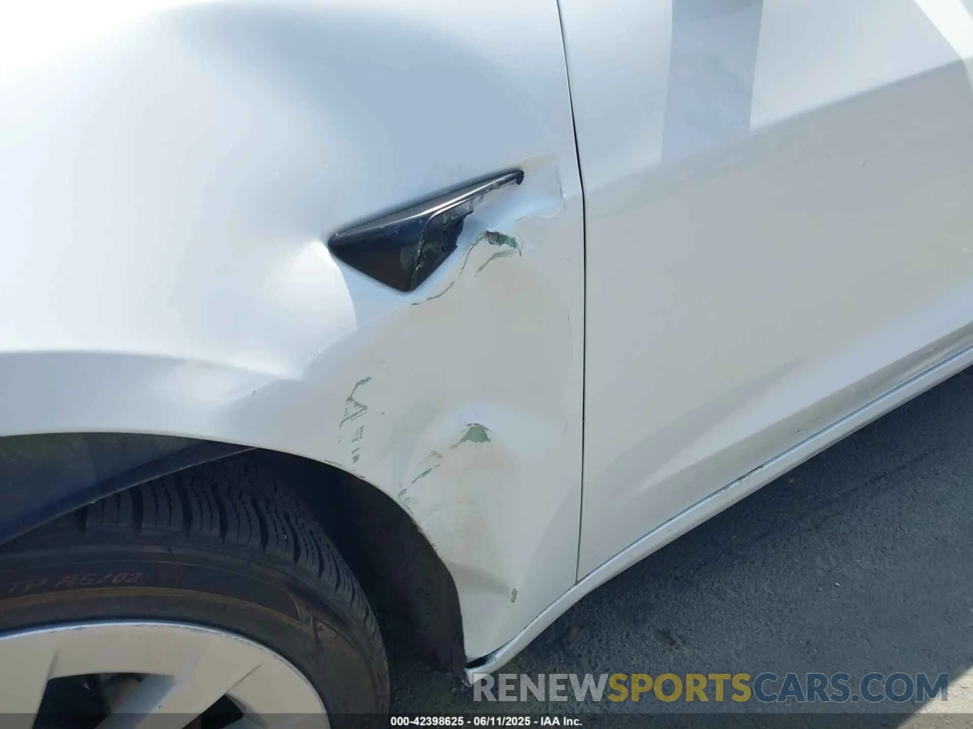 6 Photograph of a damaged car 5YJ3E1EA1NF294264 TESLA MODEL 3 2022