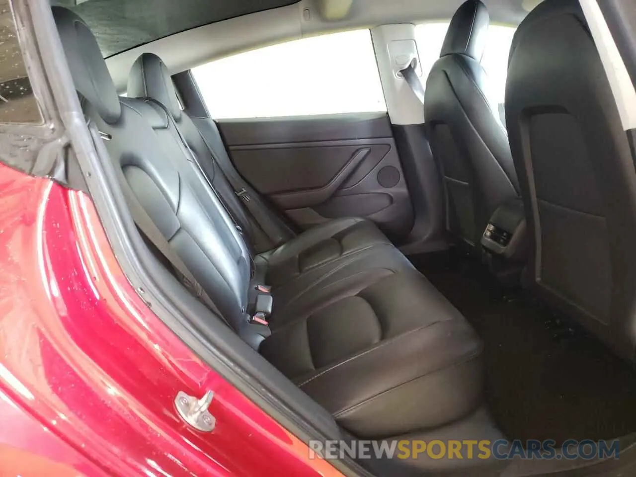 10 Photograph of a damaged car 5YJ3E1EA1NF303965 TESLA MODEL 3 2022