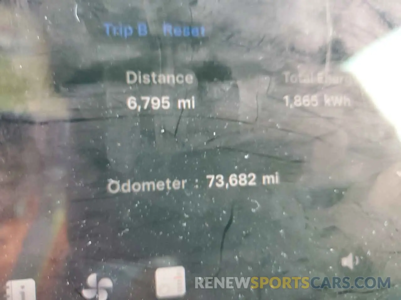 9 Photograph of a damaged car 5YJ3E1EA1NF304128 TESLA MODEL 3 2022
