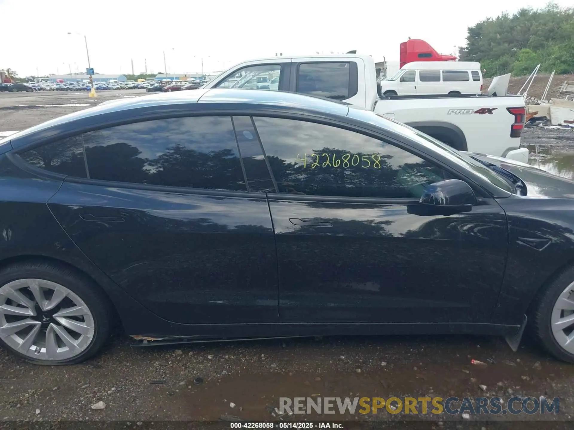 12 Photograph of a damaged car 5YJ3E1EA1NF304355 TESLA MODEL 3 2022