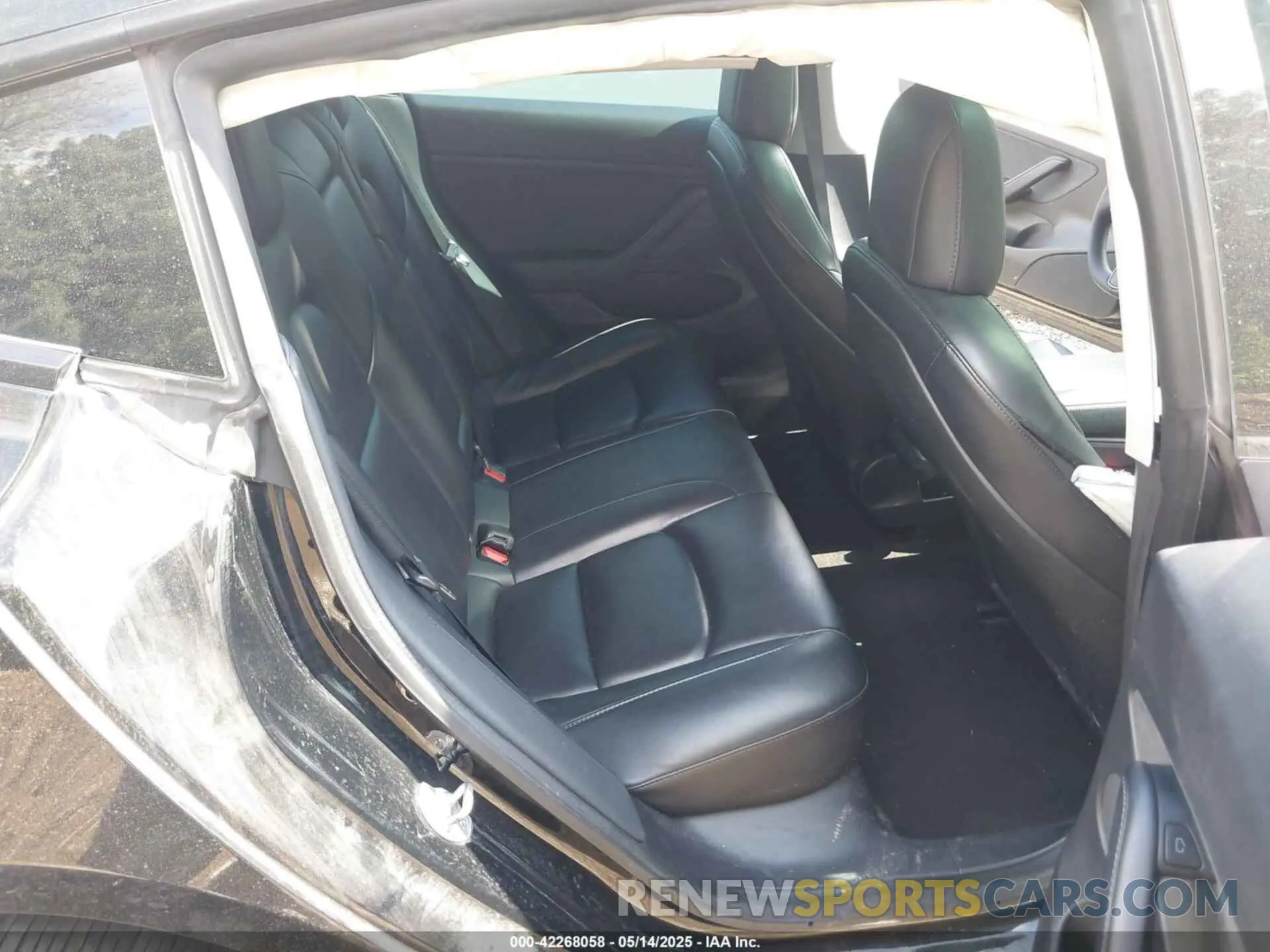 8 Photograph of a damaged car 5YJ3E1EA1NF304355 TESLA MODEL 3 2022