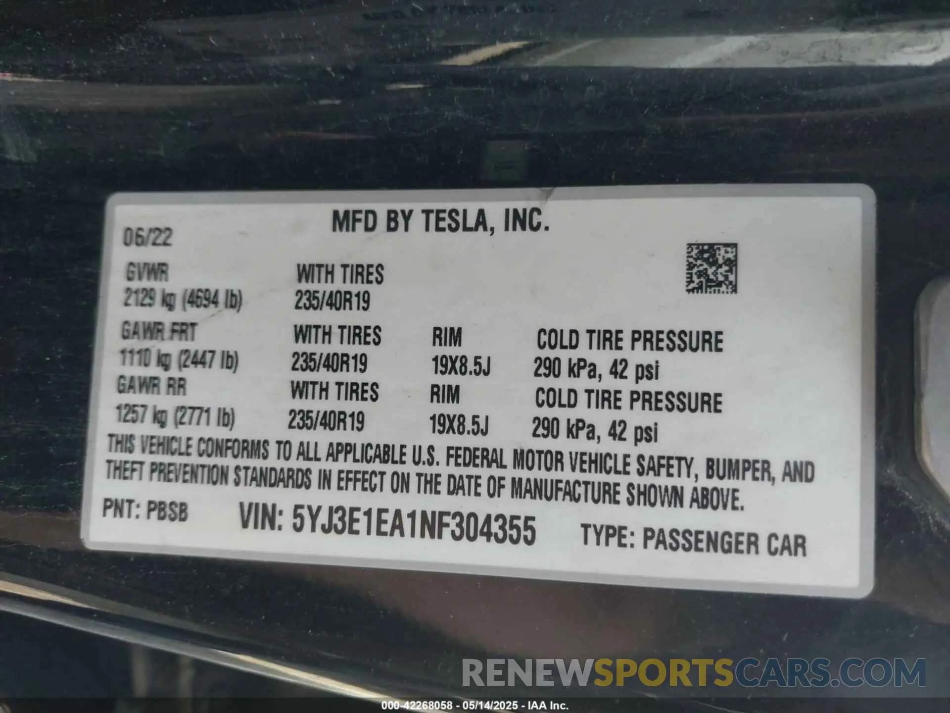 9 Photograph of a damaged car 5YJ3E1EA1NF304355 TESLA MODEL 3 2022