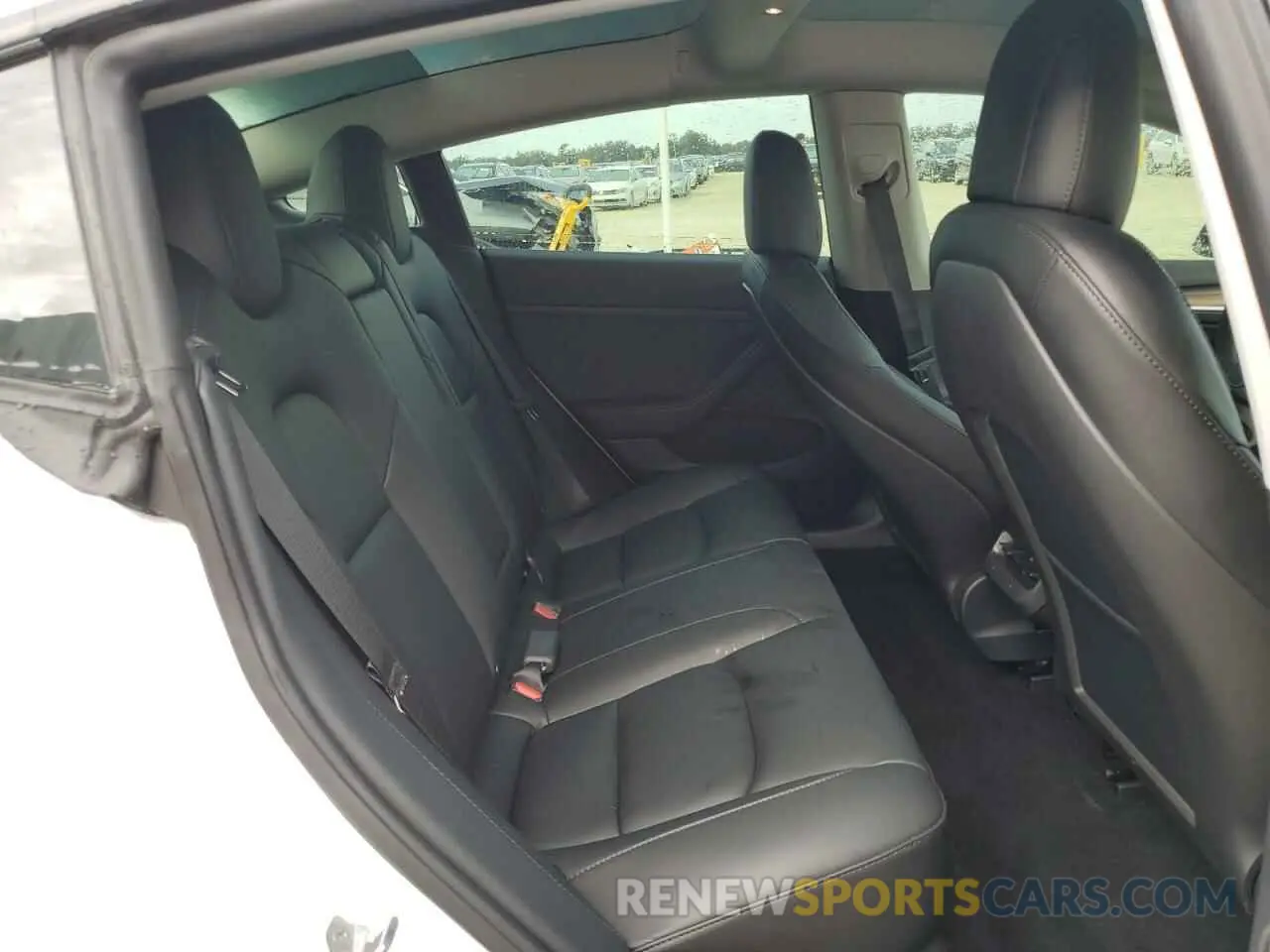 10 Photograph of a damaged car 5YJ3E1EA1NF309670 TESLA MODEL 3 2022