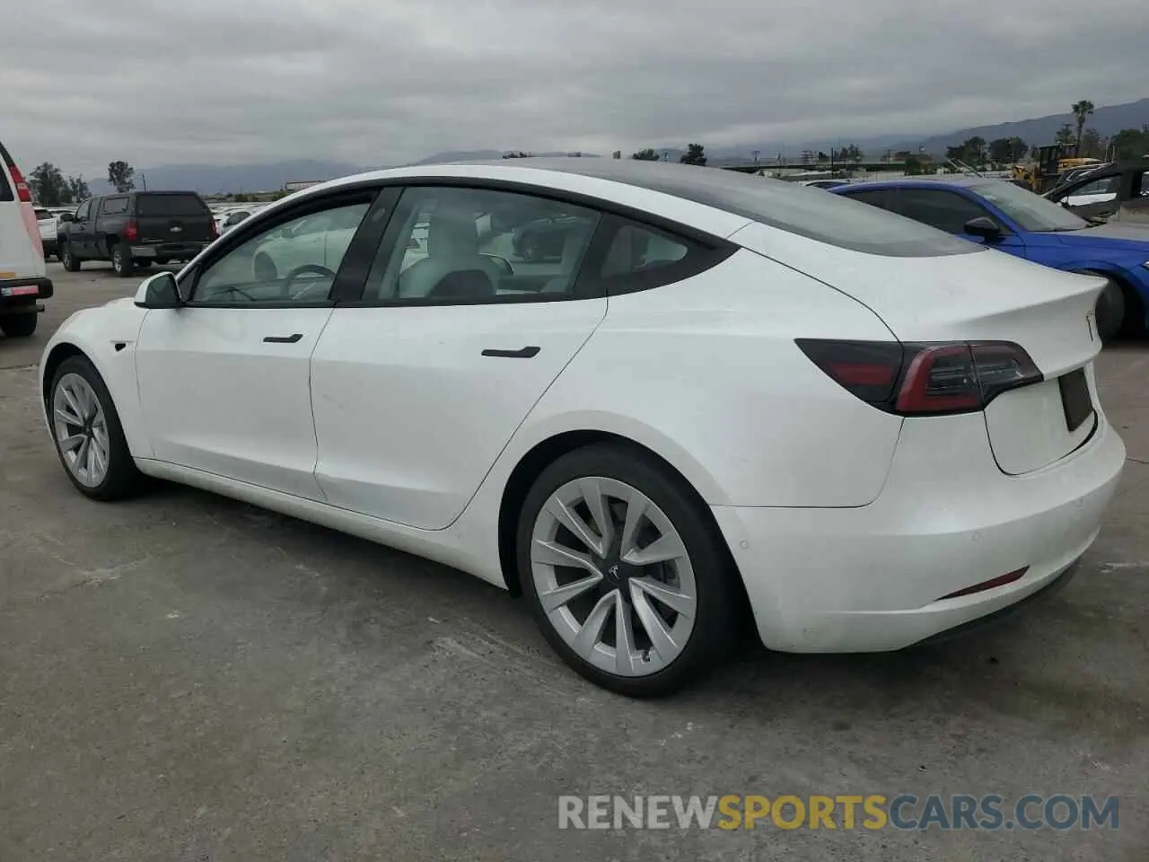 2 Photograph of a damaged car 5YJ3E1EA1NF313024 TESLA MODEL 3 2022