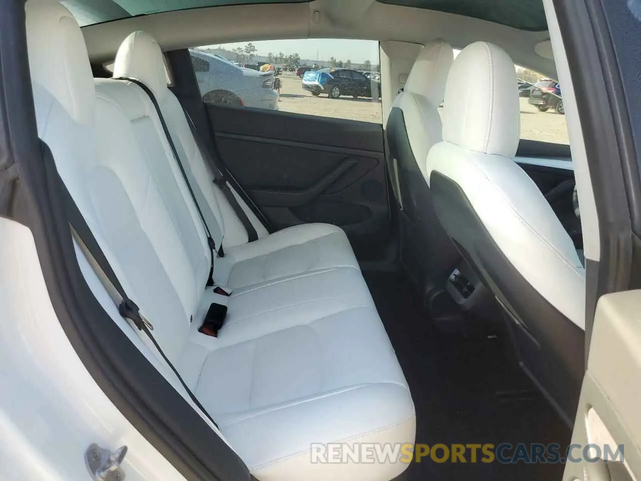 10 Photograph of a damaged car 5YJ3E1EA1NF314836 TESLA MODEL 3 2022
