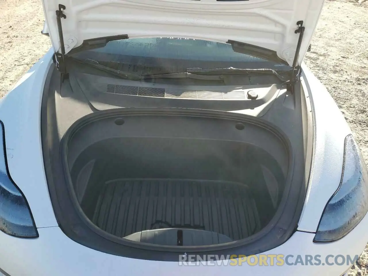 11 Photograph of a damaged car 5YJ3E1EA1NF314836 TESLA MODEL 3 2022