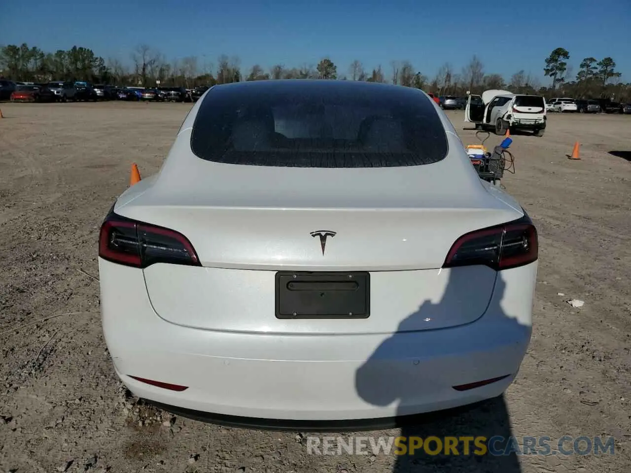6 Photograph of a damaged car 5YJ3E1EA1NF314836 TESLA MODEL 3 2022