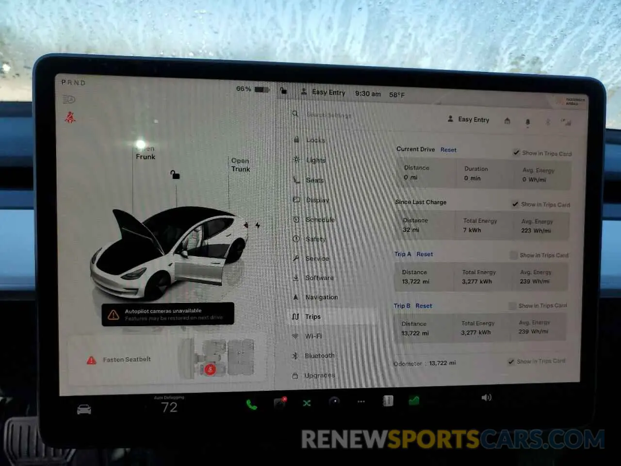 9 Photograph of a damaged car 5YJ3E1EA1NF314836 TESLA MODEL 3 2022