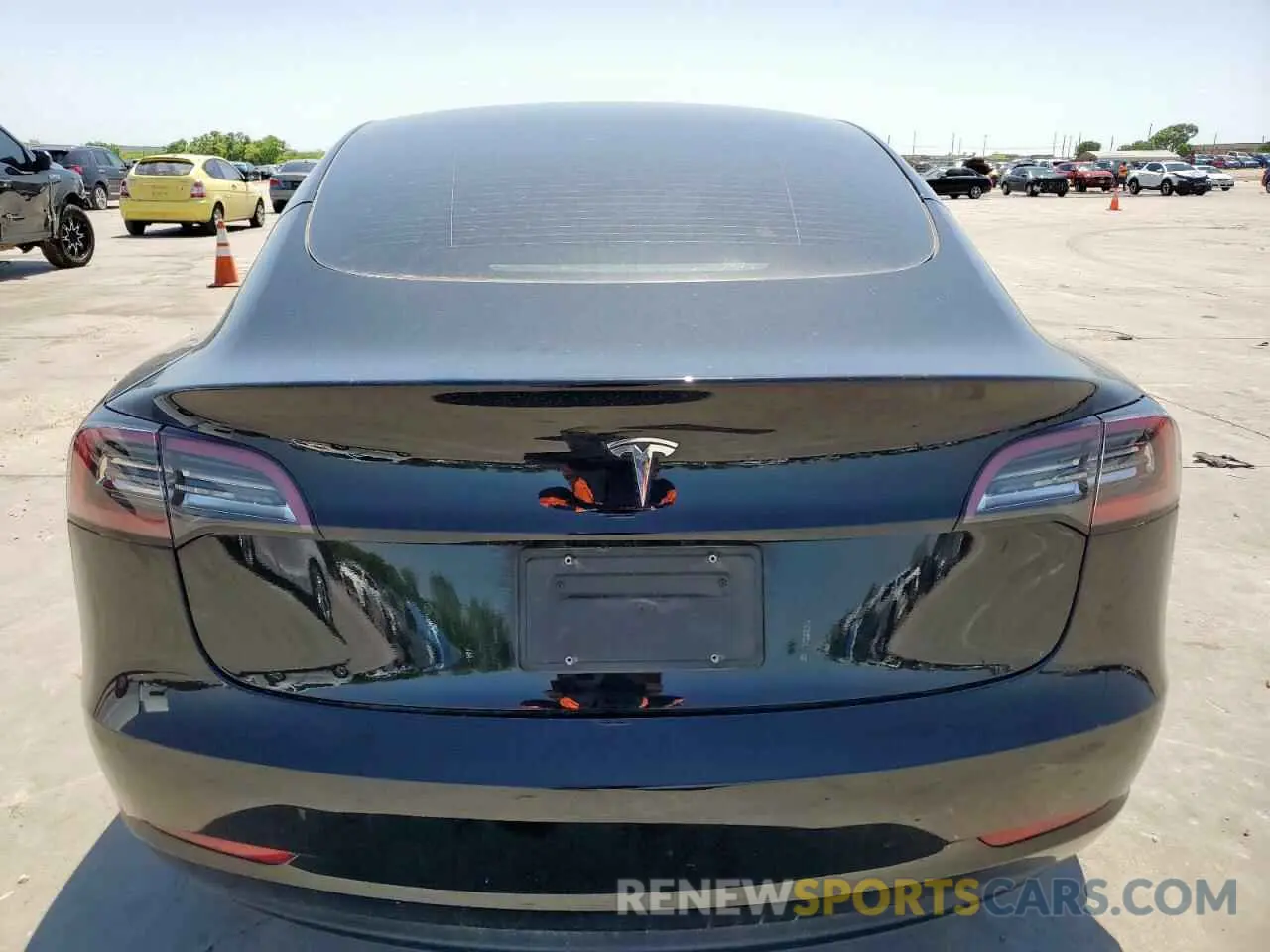 6 Photograph of a damaged car 5YJ3E1EA1NF315906 TESLA MODEL 3 2022