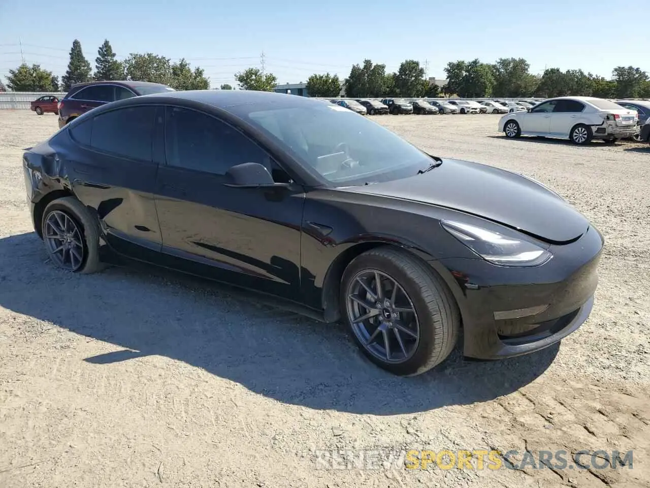 4 Photograph of a damaged car 5YJ3E1EA1NF320085 TESLA MODEL 3 2022