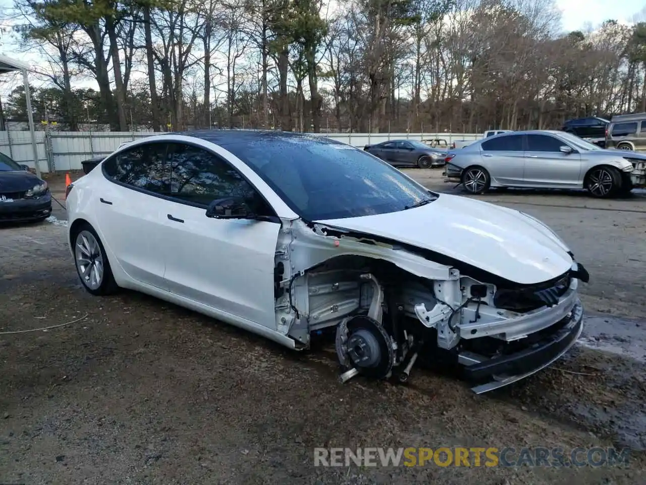 4 Photograph of a damaged car 5YJ3E1EA1NF326758 TESLA MODEL 3 2022