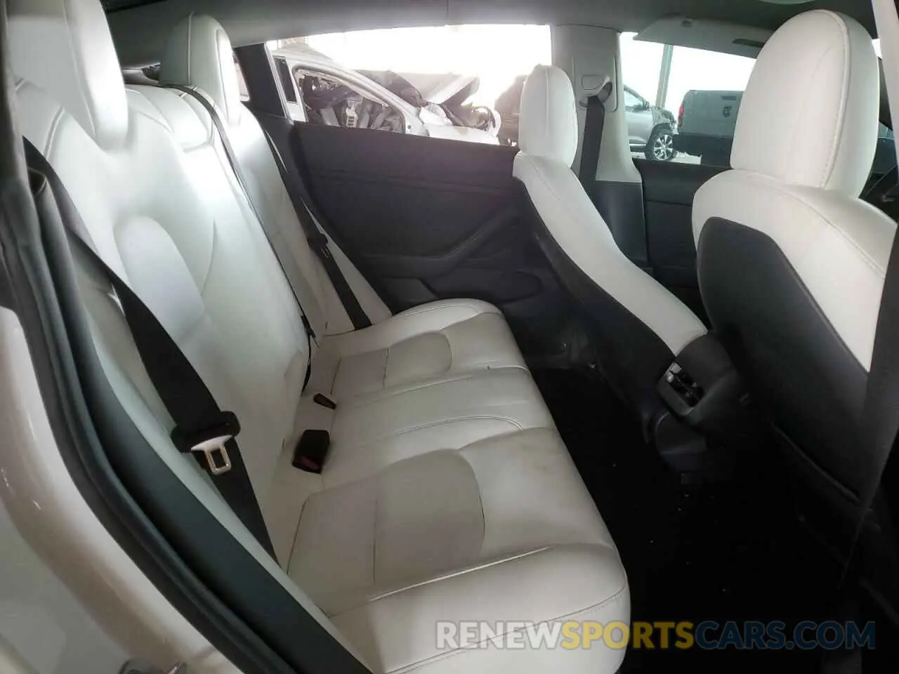 10 Photograph of a damaged car 5YJ3E1EA1NF358612 TESLA MODEL 3 2022