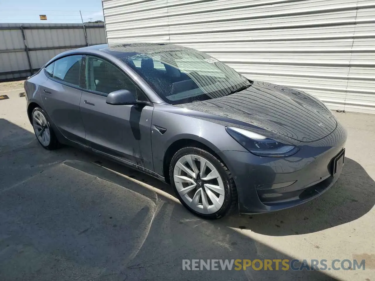 4 Photograph of a damaged car 5YJ3E1EA1NF368556 TESLA MODEL 3 2022