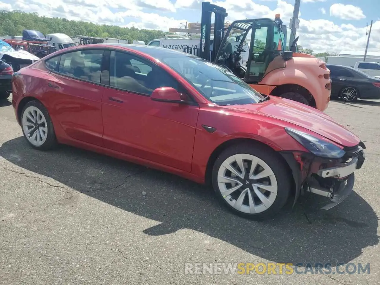 4 Photograph of a damaged car 5YJ3E1EA1NF369822 TESLA MODEL 3 2022