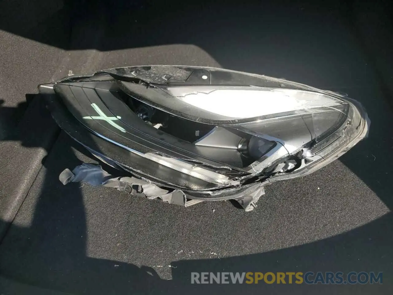 12 Photograph of a damaged car 5YJ3E1EA1NF370517 TESLA MODEL 3 2022